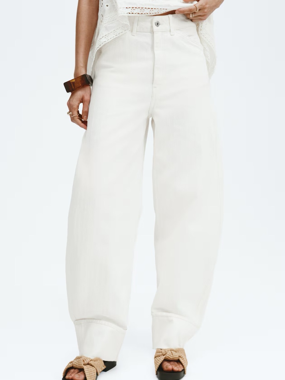 NWT H&M Barrel leg Regular Wast Jeans in light cream